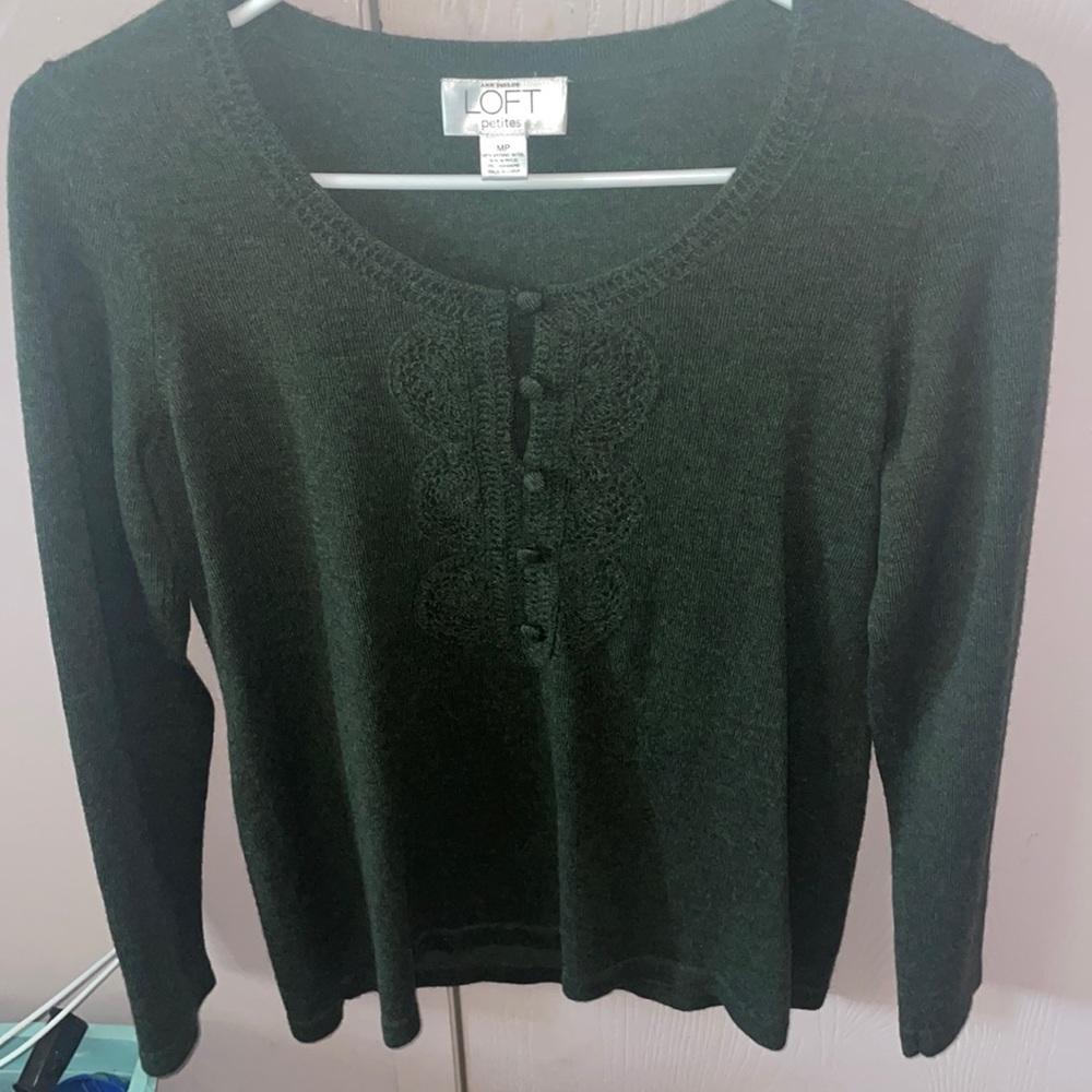 Loft Petites MP Green Long Sleeve Shirt